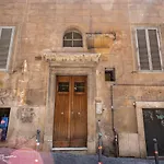 Holiday Apartment Bernini Near The Trevi Fountain - 4 Bedroom